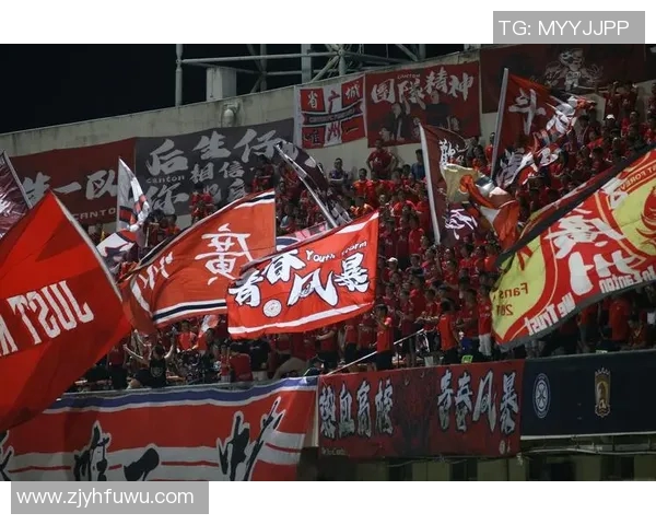 南锡与贝济耶激战正酣双方球员全力以赴争夺胜利